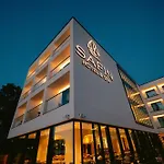 Safin & Hotel 4*