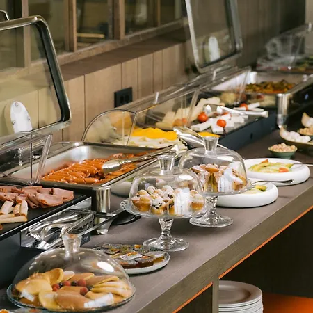 Safin & أوريكوم