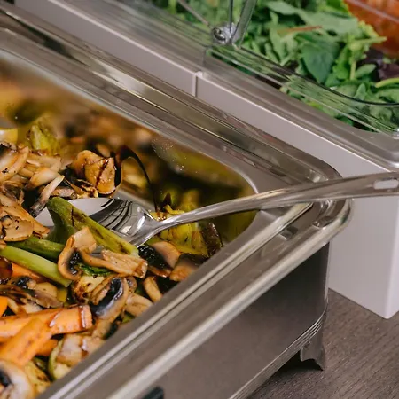 Safin & فندق أوريكوم