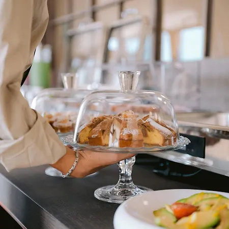 Safin & 4* أوريكوم