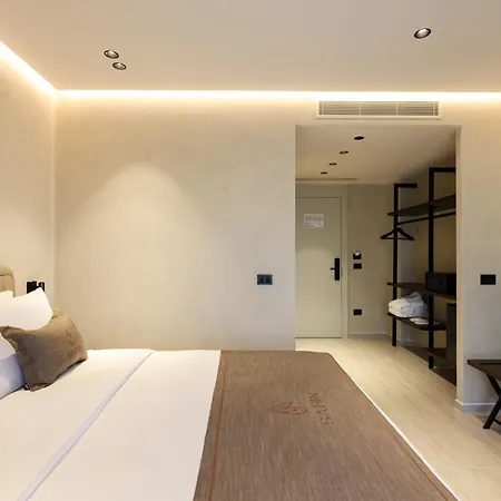 Safin & Hotel 4*